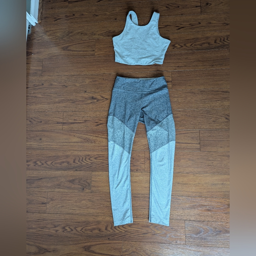 Outdoor Voices size Small matching set, leggings and sports bra